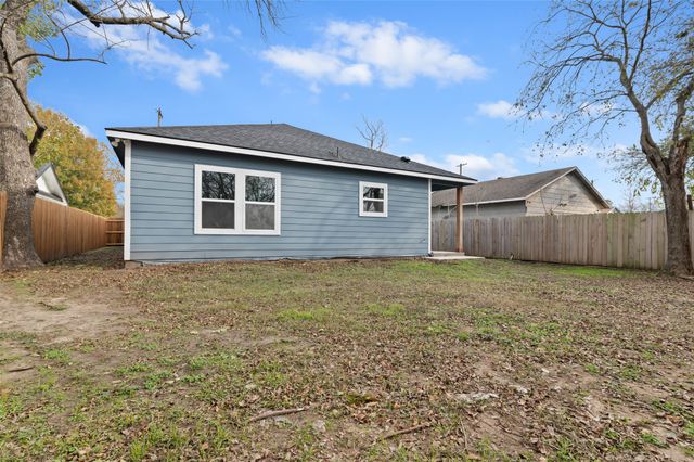 805 Ritchey Street, Gainesville, TX 76240