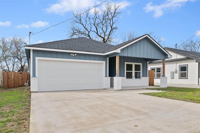 805 Ritchey Street, Gainesville, TX 76240