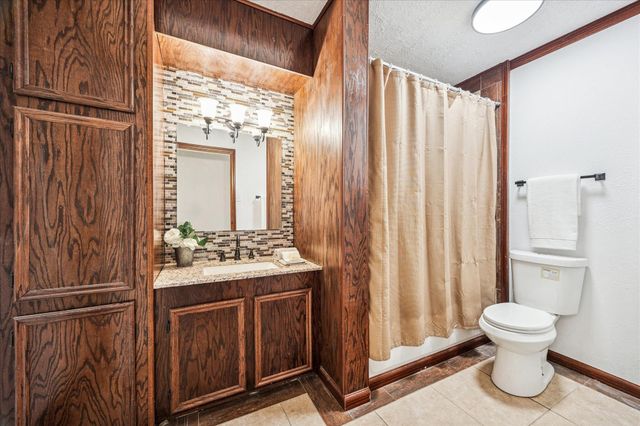 11910 11th Street, Santa Fe, TX 77510