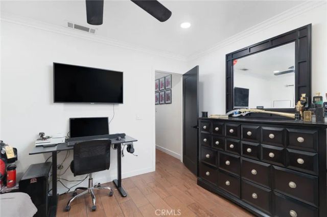 221 W Whittier Avenue, Hemet, CA 92543