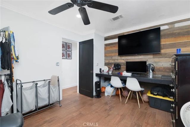 221 W Whittier Avenue, Hemet, CA 92543