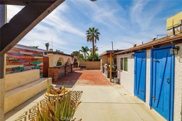 221 W Whittier Avenue, Hemet, CA 92543