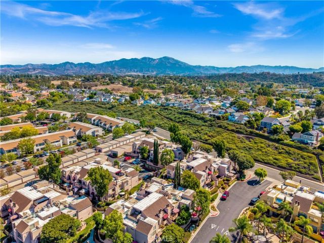 25761 Le Parc 23, Lake Forest, CA 92630
