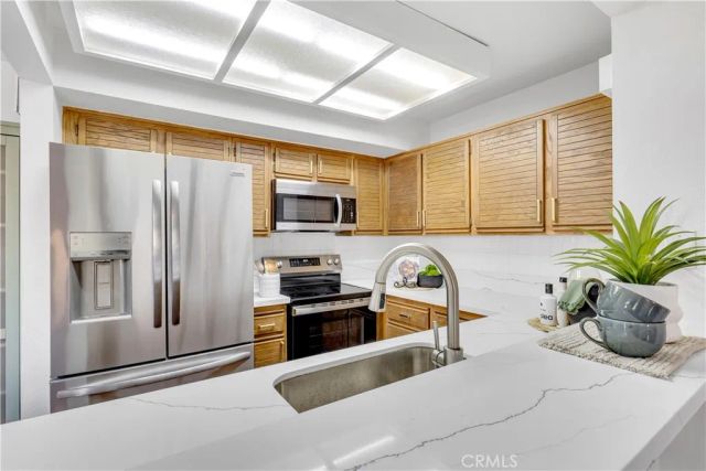 25761 Le Parc 23, Lake Forest, CA 92630