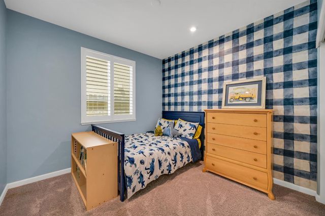 1056 Luna Dr, Roseville, CA 95747