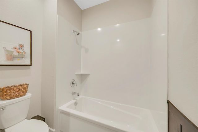 1056 Luna Dr, Roseville, CA 95747