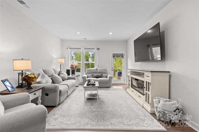 6273 Ashton Park Drive, Denver, NC 28037