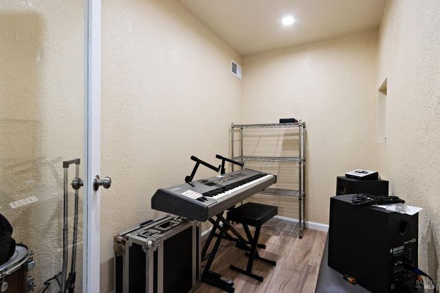 942 5th St, Vallejo, CA 94590