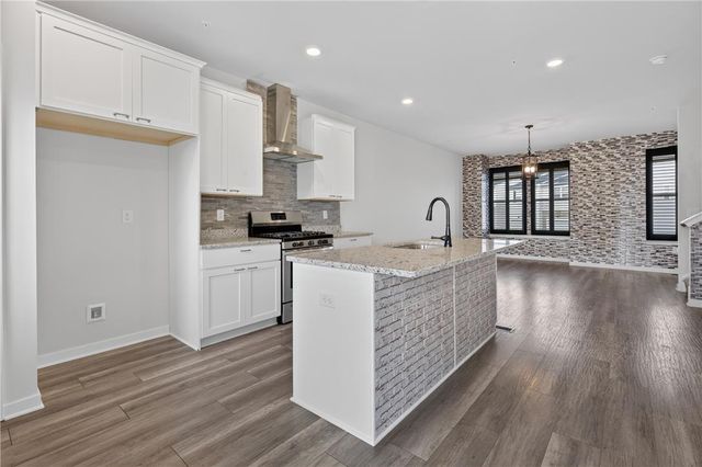 7618 Clayton Avenue, Coopersburg Boro, PA 18036