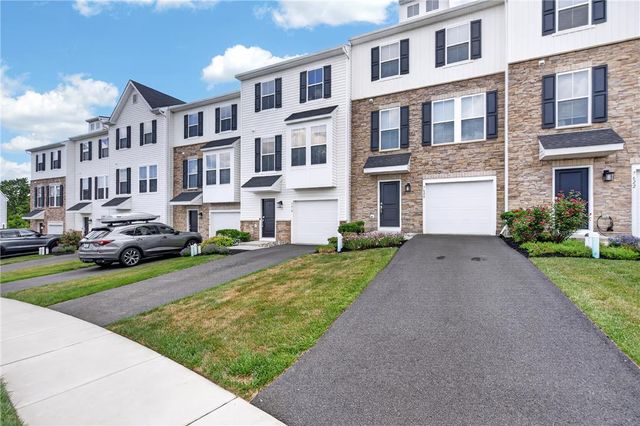 7618 Clayton Avenue, Coopersburg Boro, PA 18036