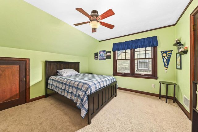 2473 N 84th STREET, Wauwatosa, WI 53226