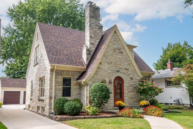2473 N 84th STREET, Wauwatosa, WI 53226