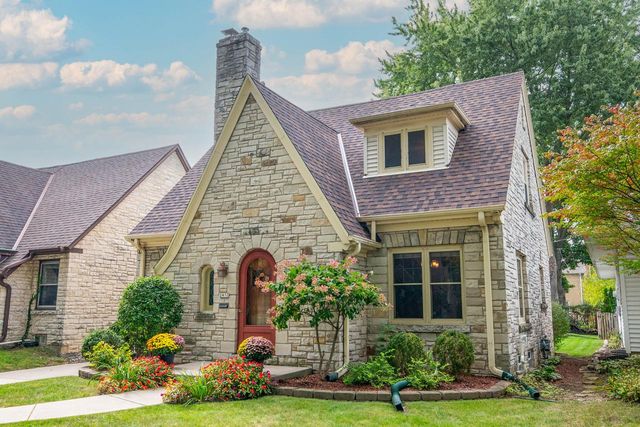 2473 N 84th STREET, Wauwatosa, WI 53226