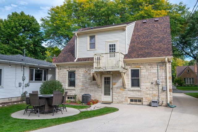 2473 N 84th STREET, Wauwatosa, WI 53226