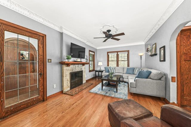 2473 N 84th STREET, Wauwatosa, WI 53226
