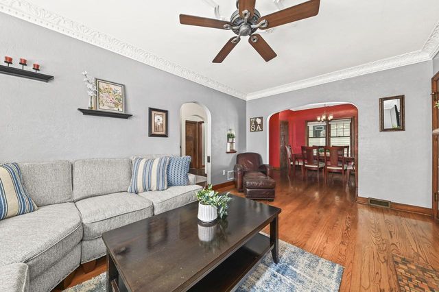 2473 N 84th STREET, Wauwatosa, WI 53226