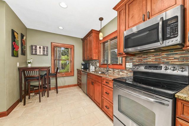 2473 N 84th STREET, Wauwatosa, WI 53226