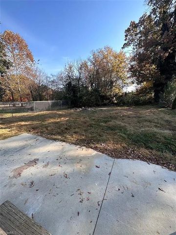 1911 Francis Street, Winston-salem, NC 27107