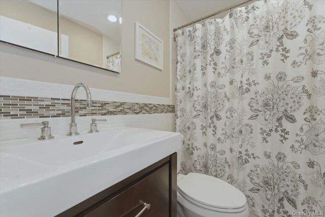 379 W Broadway B, Long Beach, NY 11561