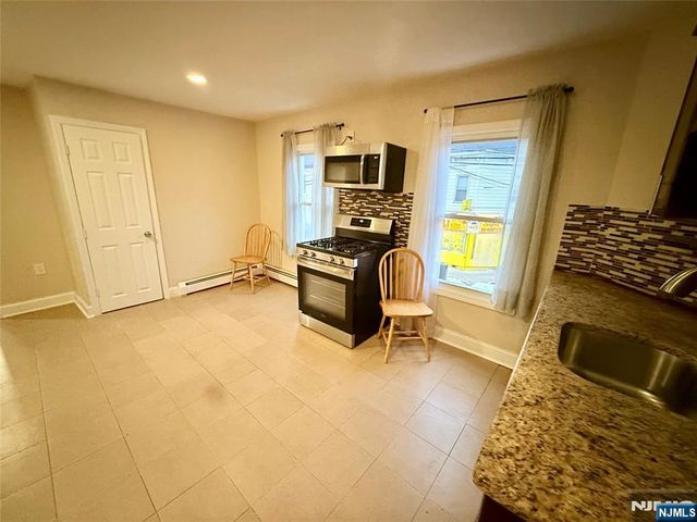 1 Graham Avenue, Paterson, NJ 07524