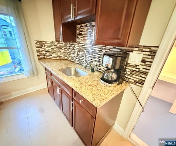 1 Graham Avenue, Paterson, NJ 07524