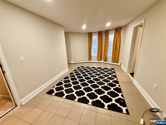 1 Graham Avenue, Paterson, NJ 07524