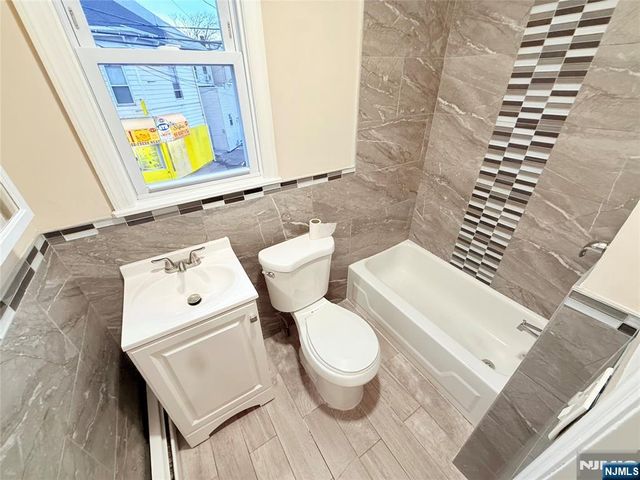 1 Graham Avenue, Paterson, NJ 07524