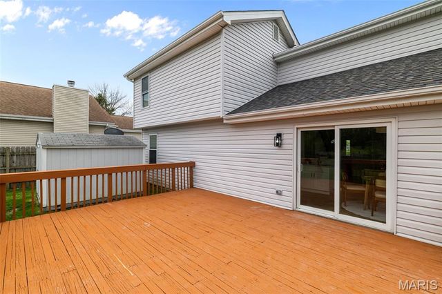 32 Queensboro Drive, St Peters, MO 63376