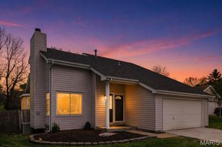32 Queensboro Drive, St Peters, MO 63376