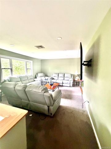 46 Rogers Road, Hyde Park, NY 12538
