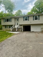 46 Rogers Road, Hyde Park, NY 12538