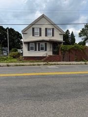 438 Riverside St, Lowell, MA 01854