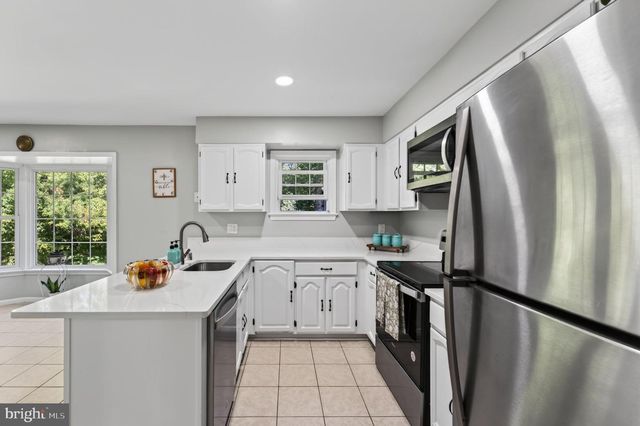 9040 ROSEWALL CT, Springfield, VA 22152