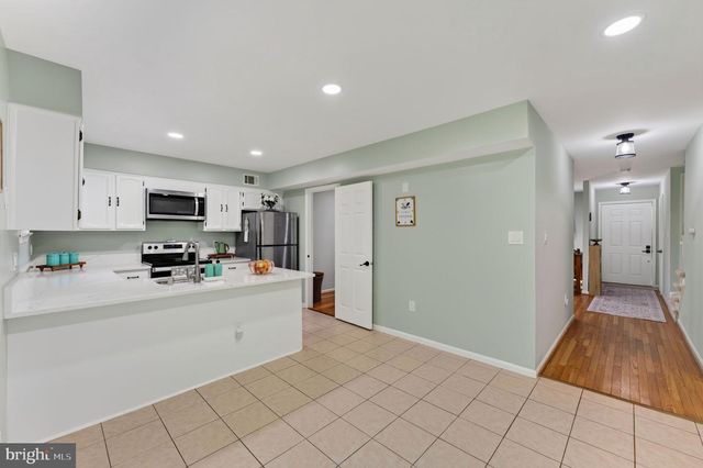 9040 ROSEWALL CT, Springfield, VA 22152