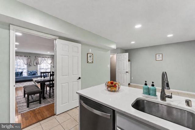 9040 ROSEWALL CT, Springfield, VA 22152