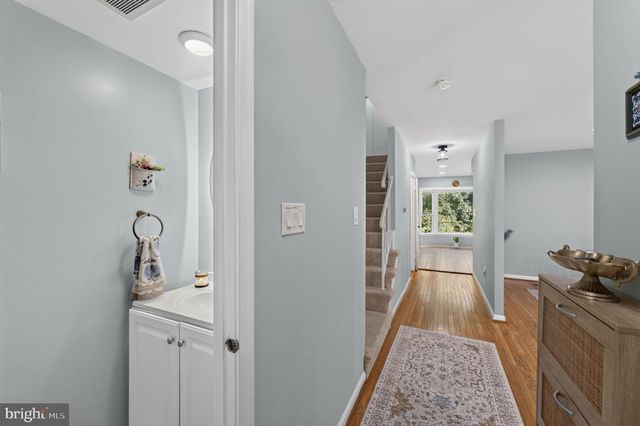 9040 ROSEWALL CT, Springfield, VA 22152