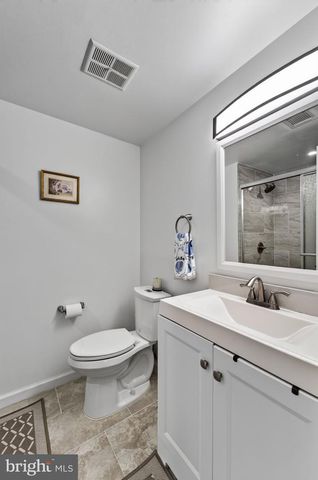 9040 ROSEWALL CT, Springfield, VA 22152