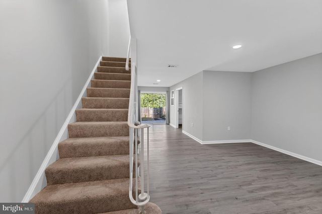 9040 ROSEWALL CT, Springfield, VA 22152