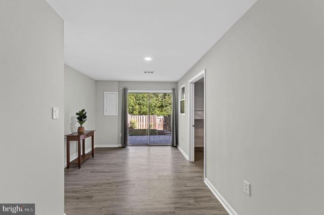 9040 ROSEWALL CT, Springfield, VA 22152