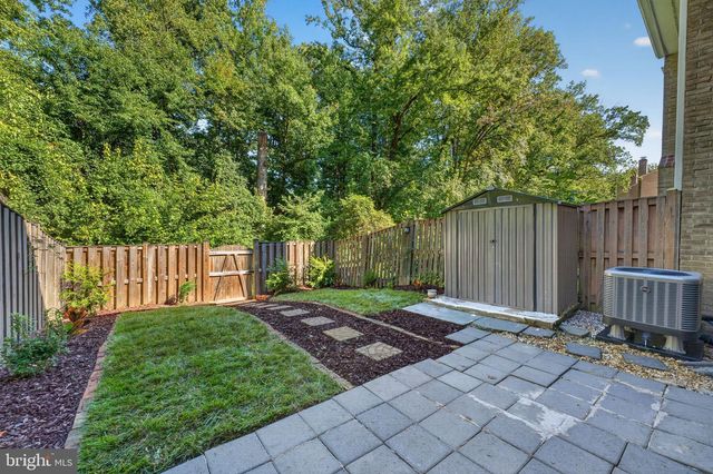 9040 ROSEWALL CT, Springfield, VA 22152