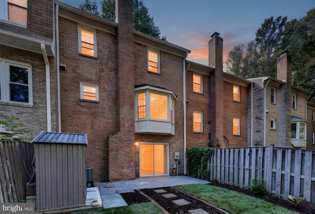 9040 ROSEWALL CT, Springfield, VA 22152