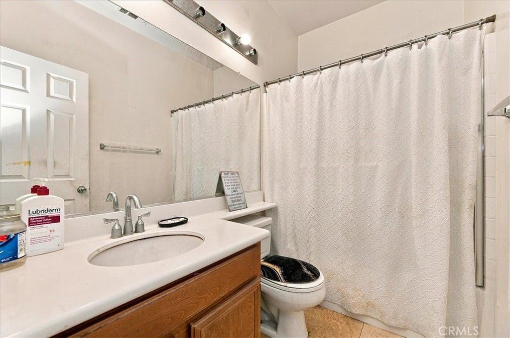 Image 14 of property listing at 15290 Alexandria, Adelanto, CA 92301
