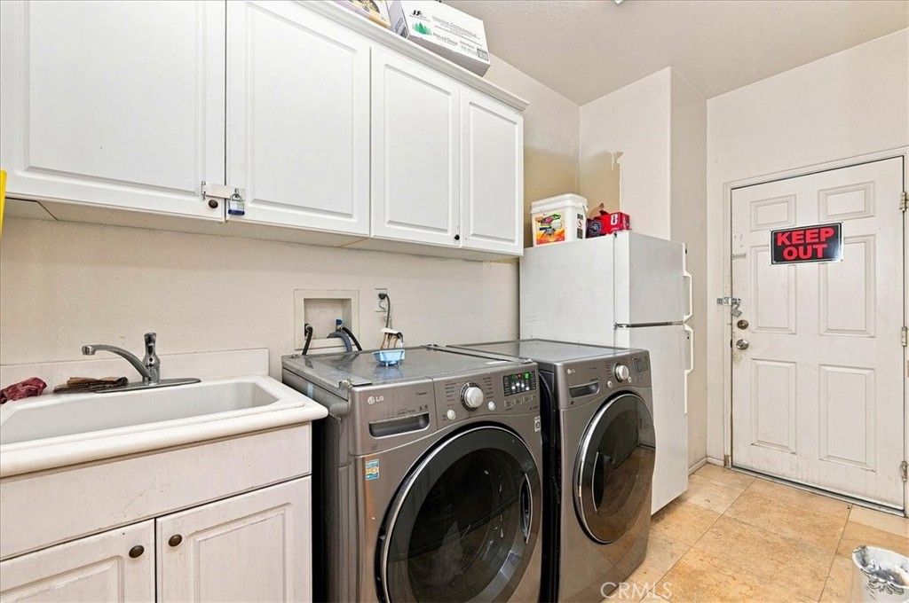 Image 15 of property listing at 15290 Alexandria, Adelanto, CA 92301