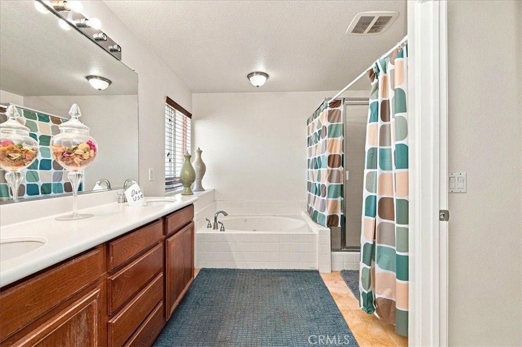 Image 28 of property listing at 15290 Alexandria, Adelanto, CA 92301