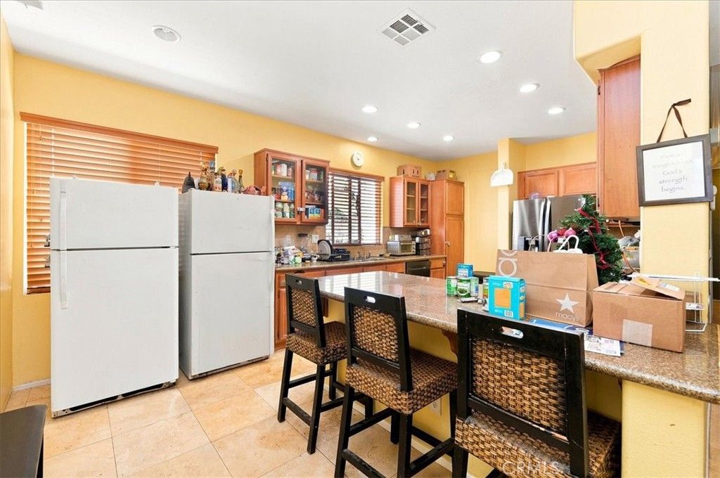 Image 6 of property listing at 15290 Alexandria, Adelanto, CA 92301