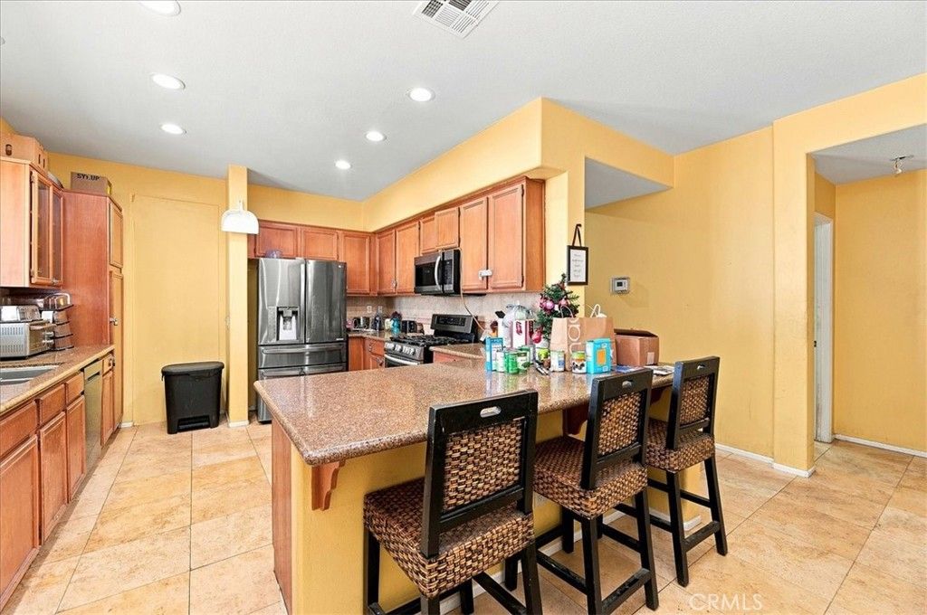 Image 7 of property listing at 15290 Alexandria, Adelanto, CA 92301