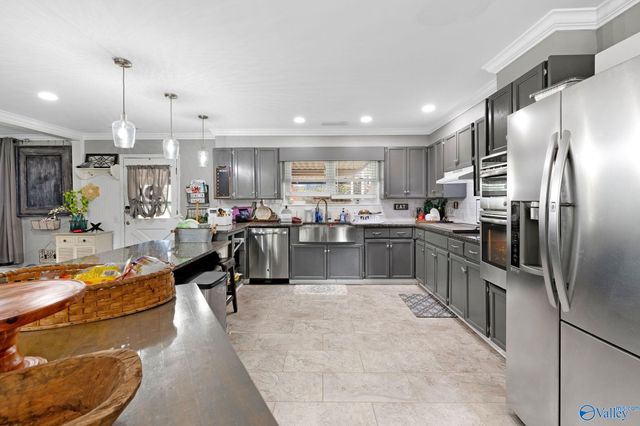 2218 Highpoint Road, Albertville, AL 35950