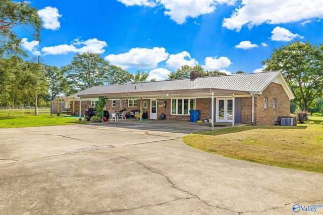 2218 Highpoint Road, Albertville, AL 35950