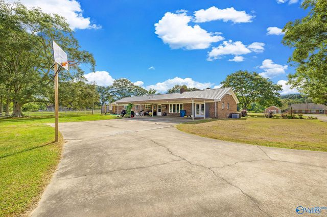 2218 Highpoint Road, Albertville, AL 35950