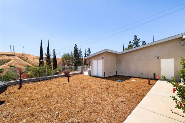 11661 Anderson, Loma Linda, CA 92354